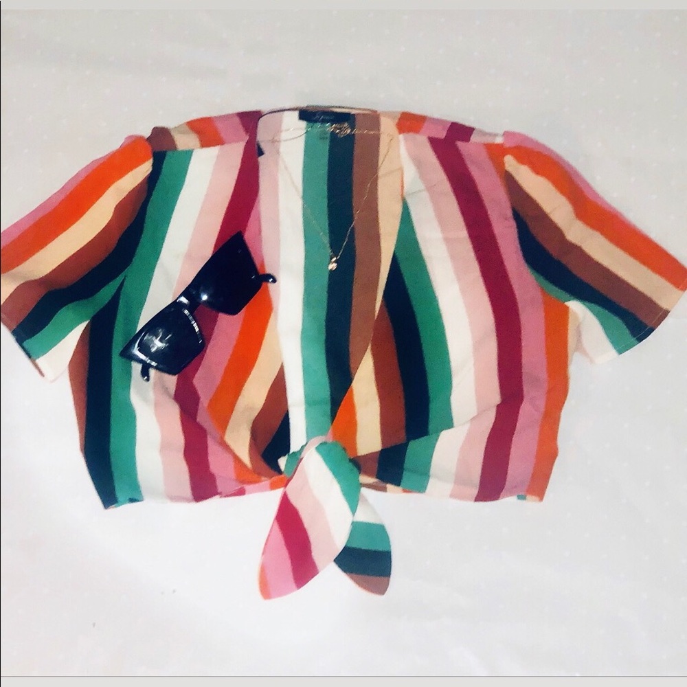 Moving sale ✨ Striped Tie Blouse - Picture 6 of 7